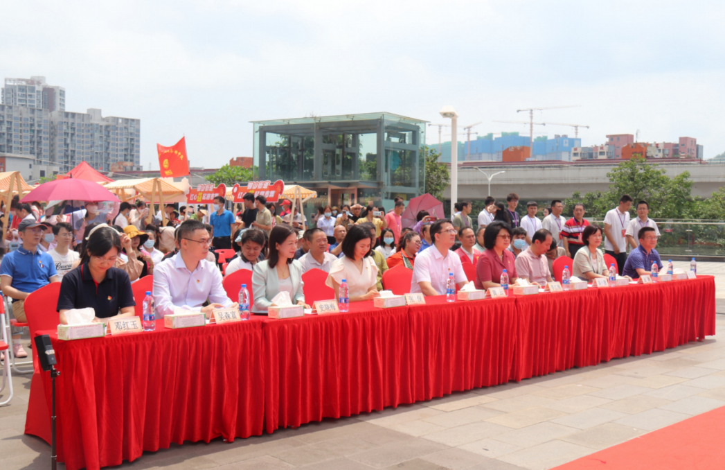 党组织“搭台”1